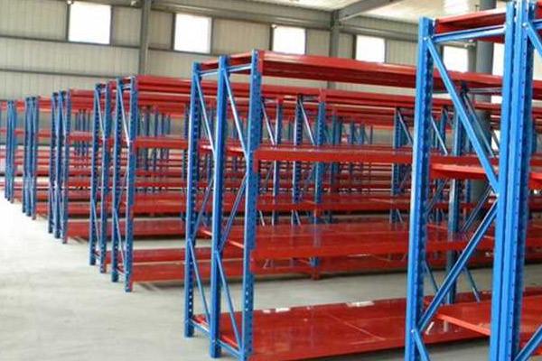 河北貨架廠為您淺析貨架對(duì)于倉儲(chǔ)的重要性